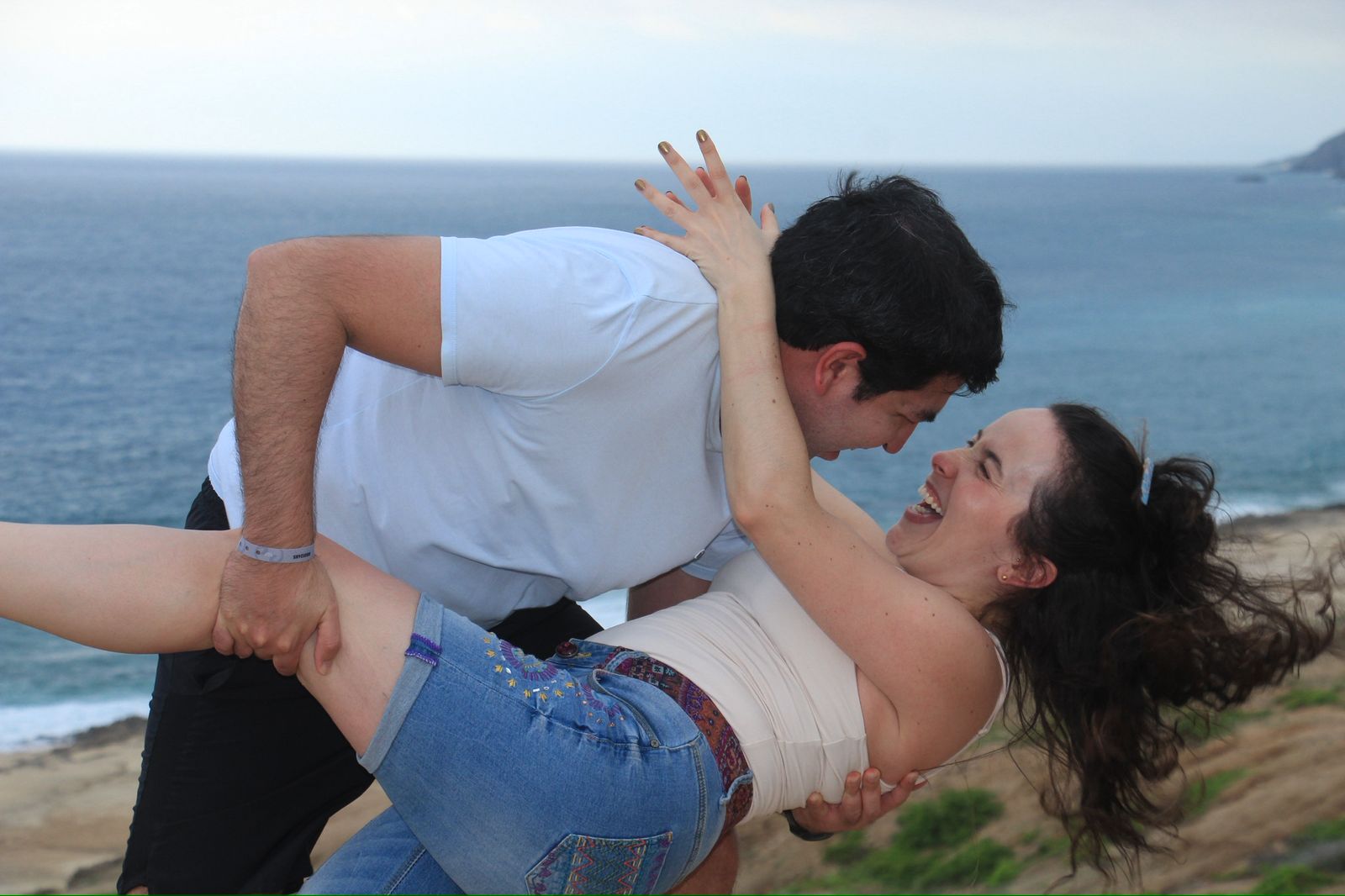Risas frente al mar